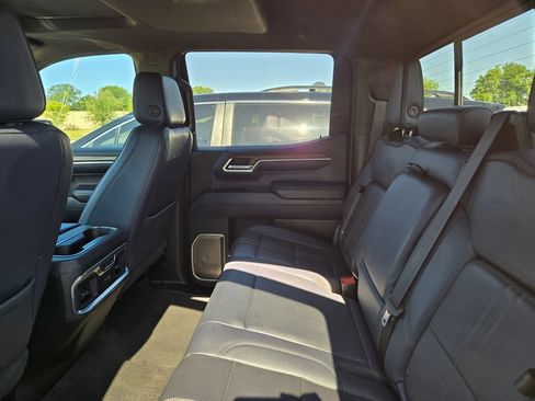 Used 2022 Chevrolet Silverado 1500 High Country w/ High Country Premium Package AWD/4WD image 11