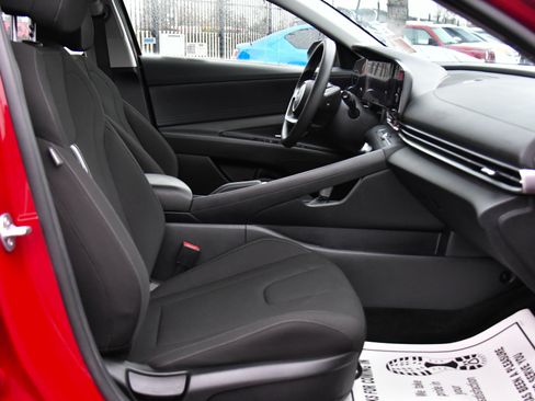 Used 2024 Hyundai Elantra SEL image 42