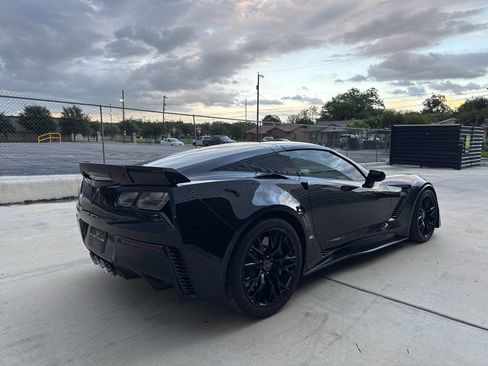 Used 2015 Chevrolet Corvette Z06 w/ 3LZ Preferred Equipment Group RWD image 20