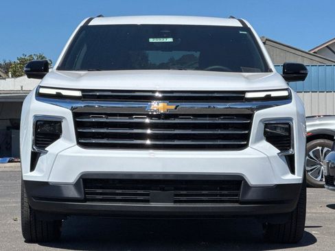 New 2026 Chevrolet Traverse LT w/ Driver Confidence Package image 9