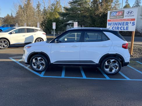 Certified 2023 Hyundai Venue Limited image 2