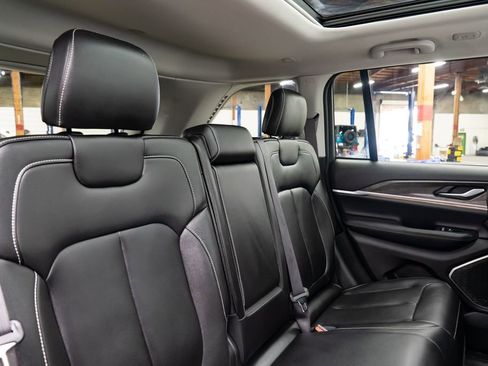 Used 2023 Jeep Grand Cherokee 4WD 4xe image 31