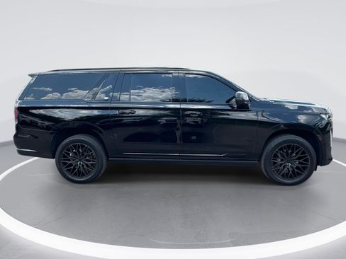Used 2024 Cadillac Escalade ESV Sport Platinum w/ LPO, ONYX Package AWD/4WD image 9