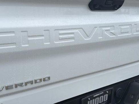 Used 2022 Chevrolet Silverado 1500 LT AWD/4WD image 43