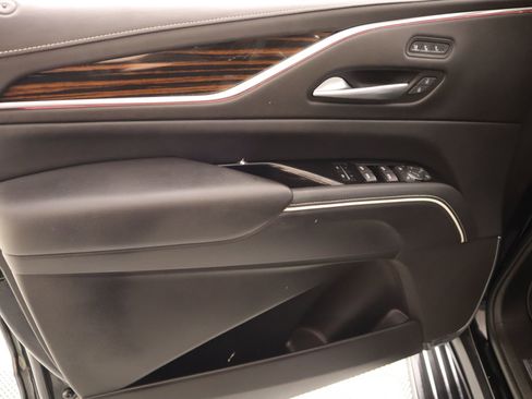 Used 2023 Cadillac Escalade Premium Luxury image 18