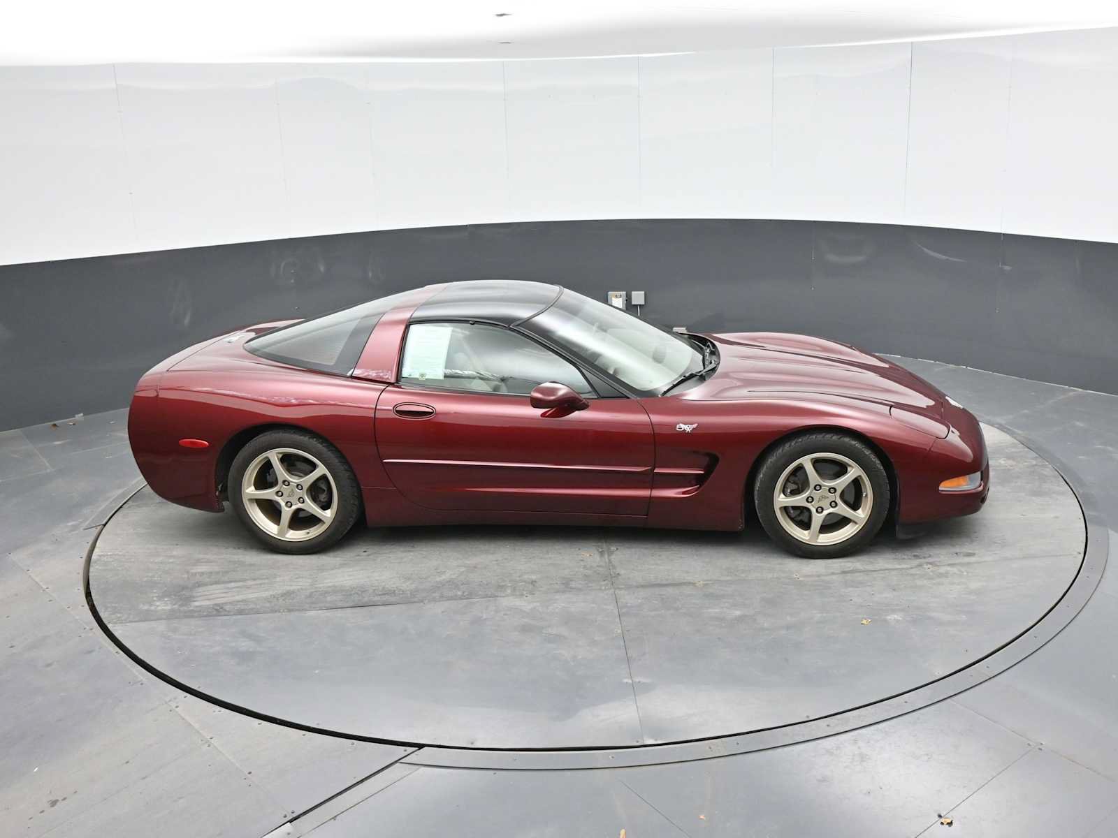 Used 2003 Chevrolet Corvette Coupe w/ Preferred Equipment Group RWD image 20