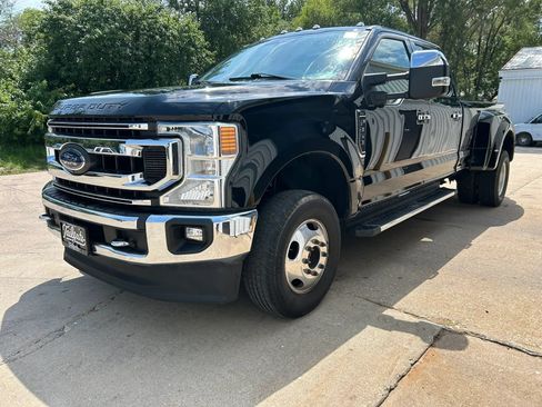 Used 2020 Ford F350 XLT w/ XLT Premium Package AWD/4WD image 4