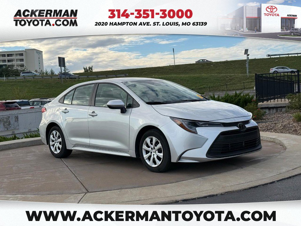 Used 2025 Toyota Corolla LE FWD image 1