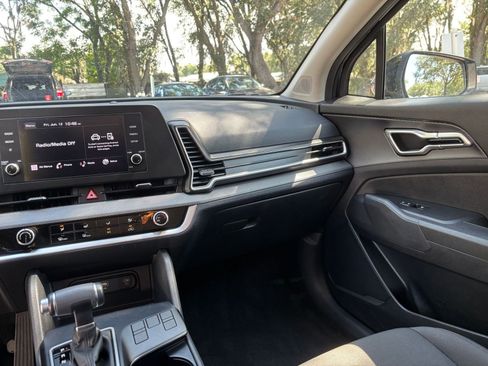 Used 2025 Kia Sportage LX FWD image 33