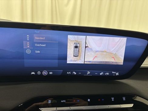 Used 2025 Buick Enclave Preferred image 18