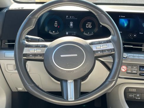 Used 2025 Hyundai Kona SEL AWD/4WD image 14