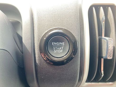 Used 2025 Ford Expedition Active AWD/4WD image 17