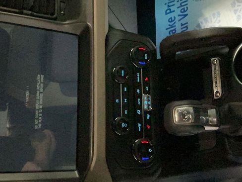 New 2025 Ford Bronco Big Bend w/ Black Diamond Package image 9