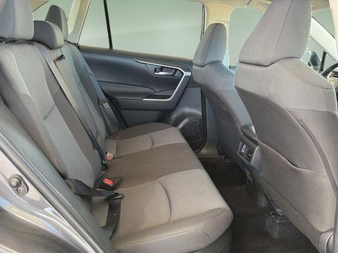 Used 2025 Toyota RAV4 XLE AWD/4WD image 15