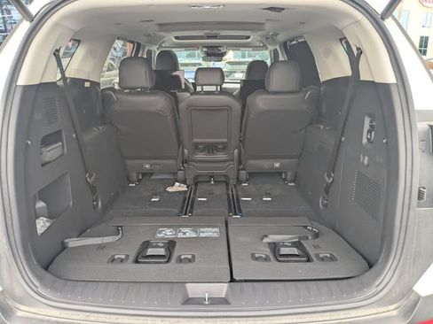 Certified 2025 Kia Carnival SX FWD image 11