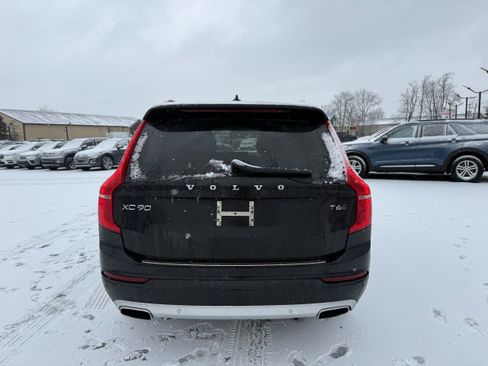 Used 2020 Volvo XC90 T6 Momentum image 8