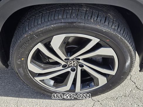 Used 2020 Volkswagen Atlas Cross Sport SEL Premium image 21