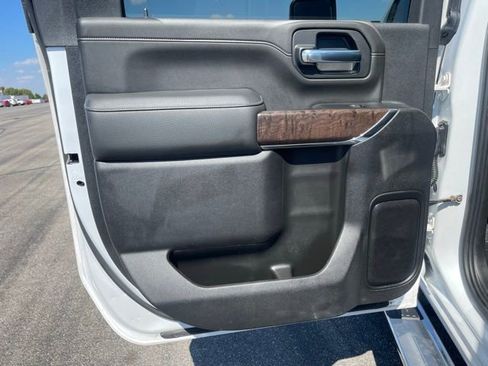 Used 2023 GMC Sierra 2500 Denali w/ Denali Ultimate Package image 17