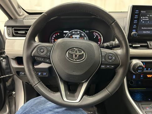 Used 2021 Toyota RAV4 Limited image 22