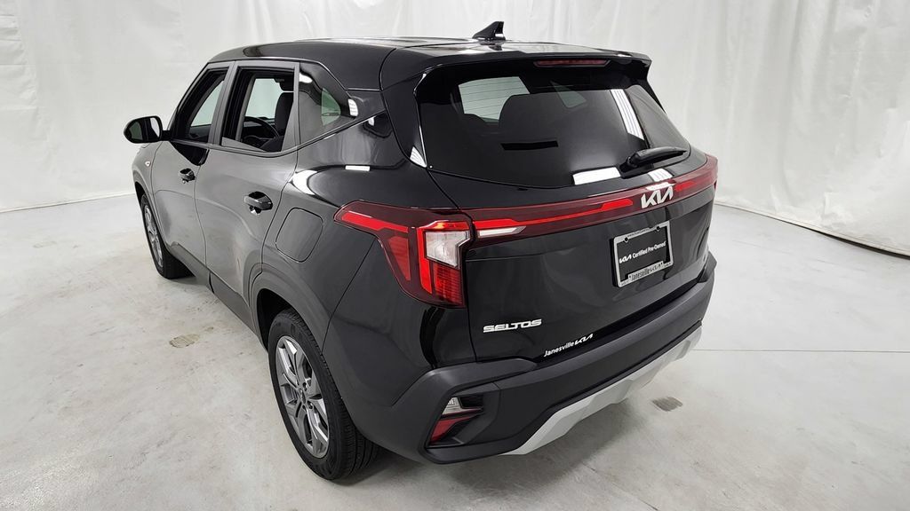 Used 2024 Kia Seltos LX AWD/4WD image 5