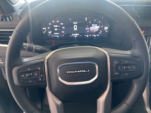 Used 2024 GMC Yukon Denali AWD/4WD image 12