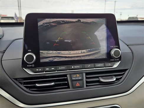 Used 2022 Nissan Altima 2.5 SV w/ SV Premium Package image 28