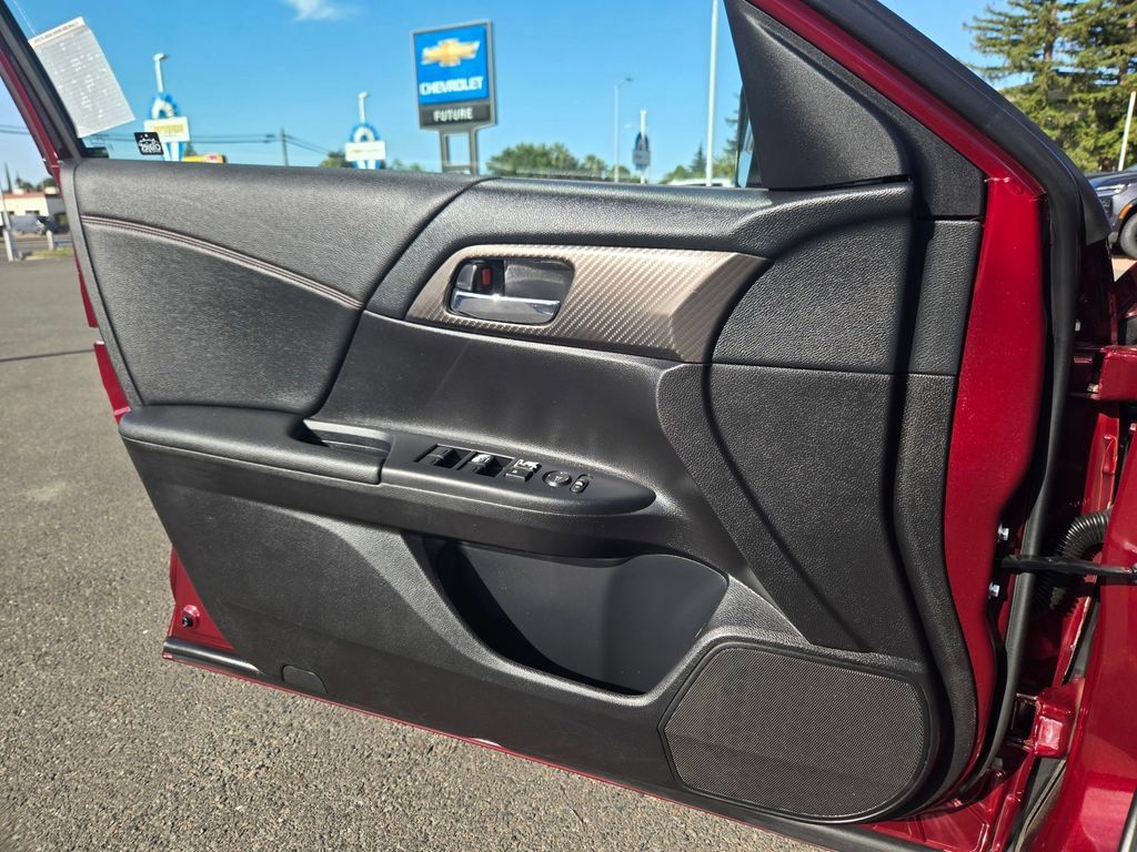 Used 2017 Honda Accord Sport Special Edition image 12