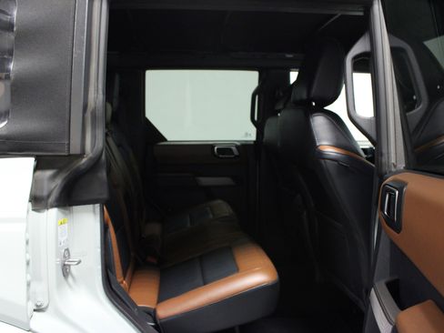Used 2022 Ford Bronco Outer Banks image 15
