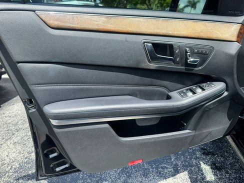 Used 2014 Mercedes-Benz E 350 Sedan image 40