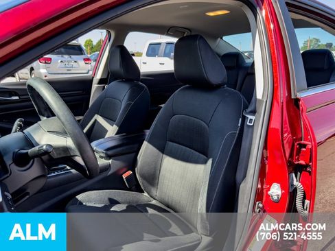 Used 2025 Nissan Altima 2.5 SV FWD image 9