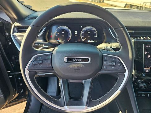 New 2025 Jeep Grand Cherokee L Altitude image 17