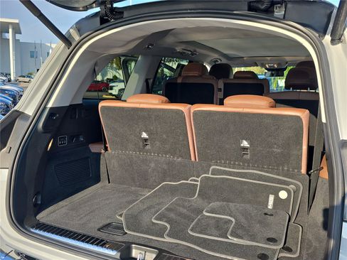 Used 2024 Mercedes-Benz GLS 580 4MATIC image 8