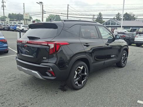 New 2026 Kia Seltos S image 3