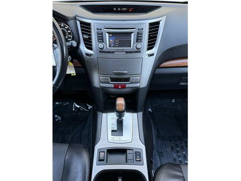 Used 2014 Subaru Outback 2.5i Limited w/ Moonroof Package AWD/4WD image 9