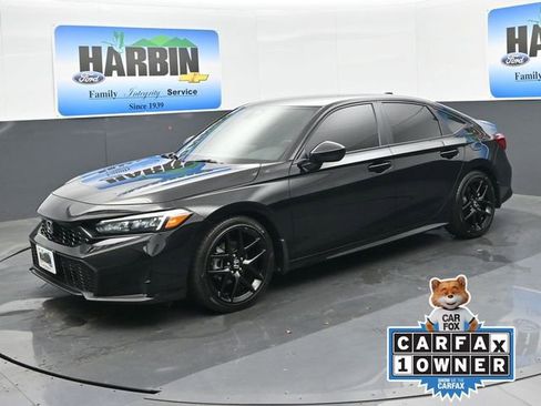 Used 2025 Honda Civic Sport image 1