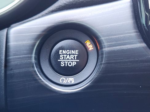 Used 2020 Jeep Grand Cherokee Altitude image 21