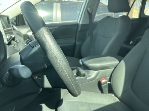 Used 2025 Toyota RAV4 LE AWD/4WD image 9