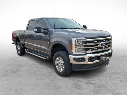 Used 2023 Ford F250 Lariat w/ FX4 Off-Road Package AWD/4WD image 1