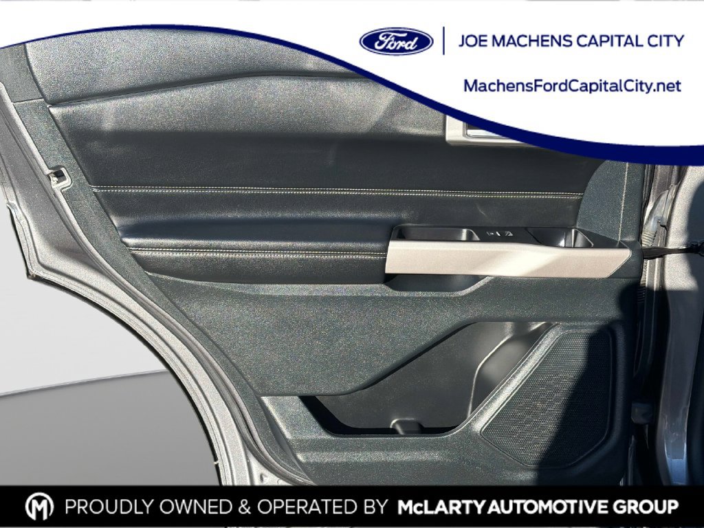 Used 2023 Ford Explorer XLT w/ Class IV Trailer Tow Package AWD/4WD image 11