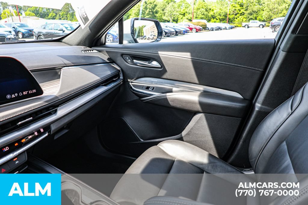 Used 2025 Cadillac XT4 Premium Luxury FWD image 45