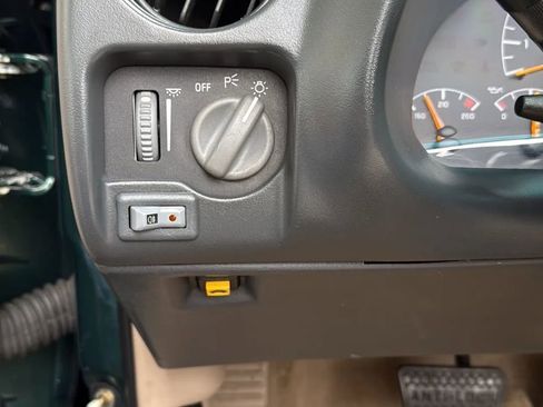 Used 1996 Pontiac Firebird Trans Am RWD image 16