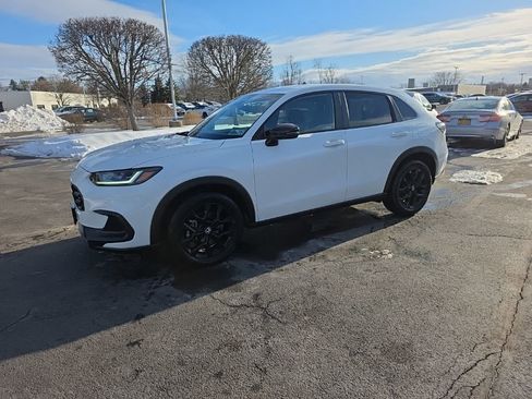 Certified 2023 Honda HR-V Sport image 3