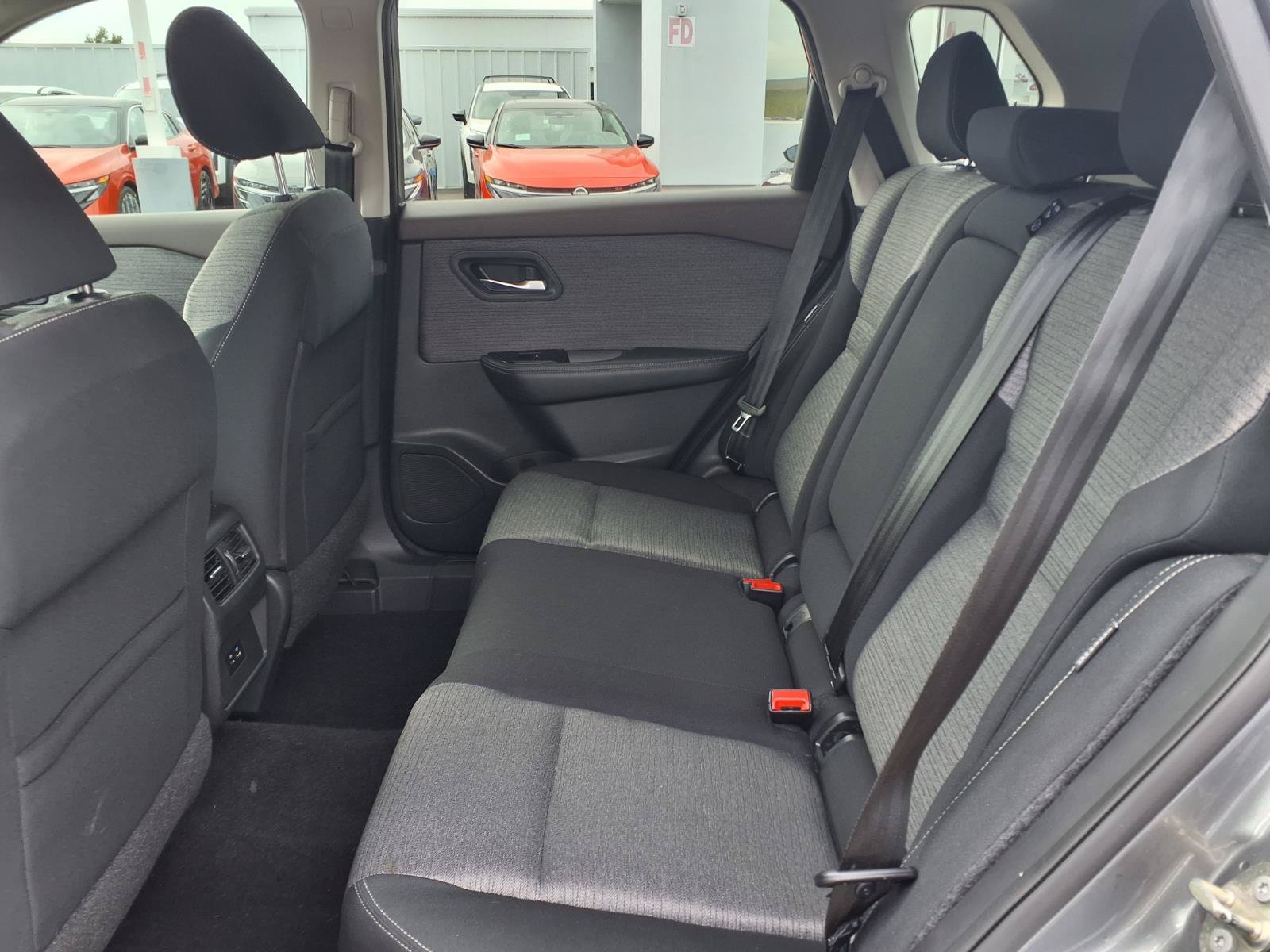 Used 2021 Nissan Rogue SV FWD image 13