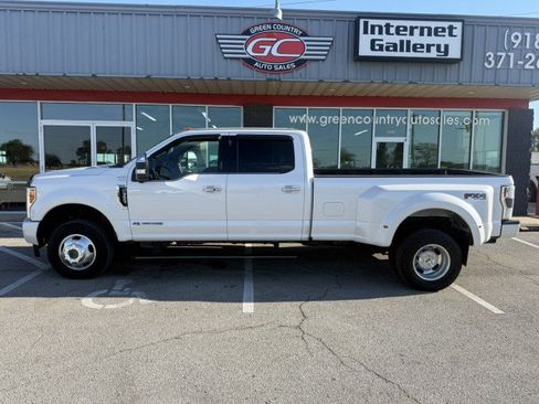 Used 2017 Ford F350 Platinum w/ Platinum Ultimate Package AWD/4WD image 10
