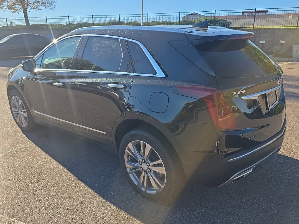 Used 2024 Cadillac XT5 Premium Luxury w/ Technology Package AWD/4WD image 5