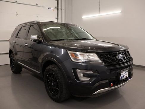 Used 2017 Ford Explorer Platinum AWD/4WD image 1