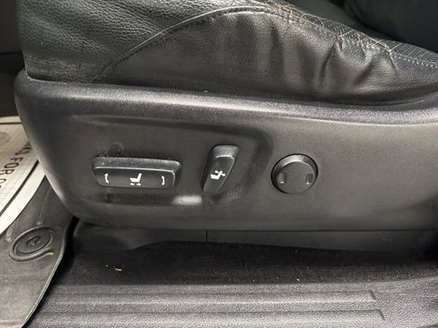 Used 2013 Toyota 4Runner Limited image 22