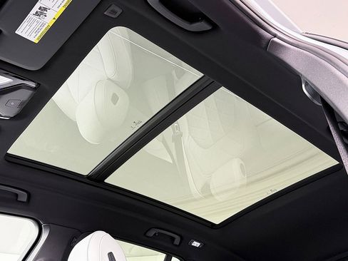 Used 2024 BMW X5 xDrive40i w/ M Sport Package image 21