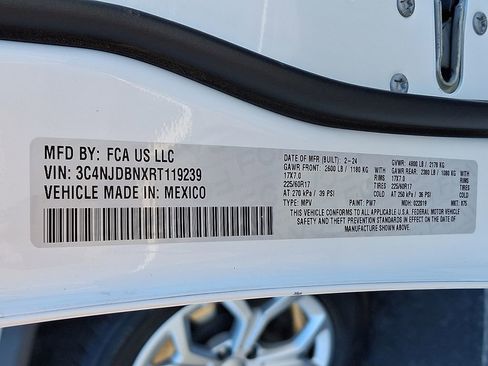 Used 2024 Jeep Compass Latitude image 26