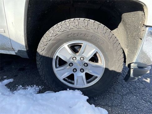 Used 2017 Chevrolet Silverado 1500 LT w/ Trailering Package image 6
